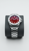 Limited edition diver in signal red